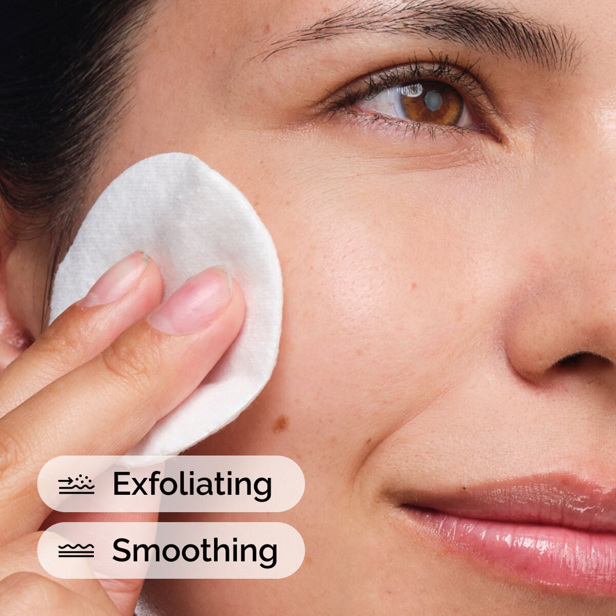 glycolic-acid-7-exfoliating-toner-m8 ord-glycolic-acid-exfoliating-toner-model-application-with-benefits.jpg